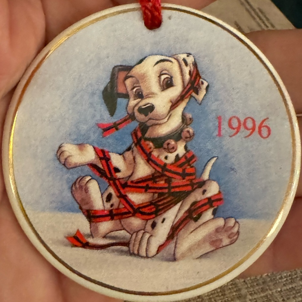 101 Dalmatian puppy tangled in Christmas tree lights ornament 1996 Disney 2.5”